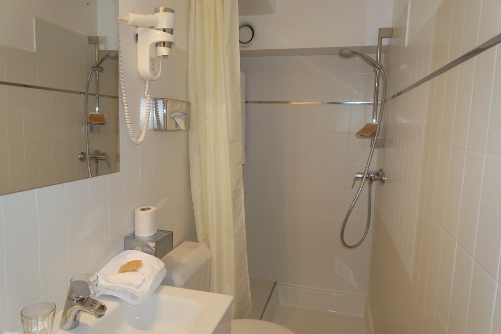 Hotel Carolina คานส์ ภายนอก รูปภาพ