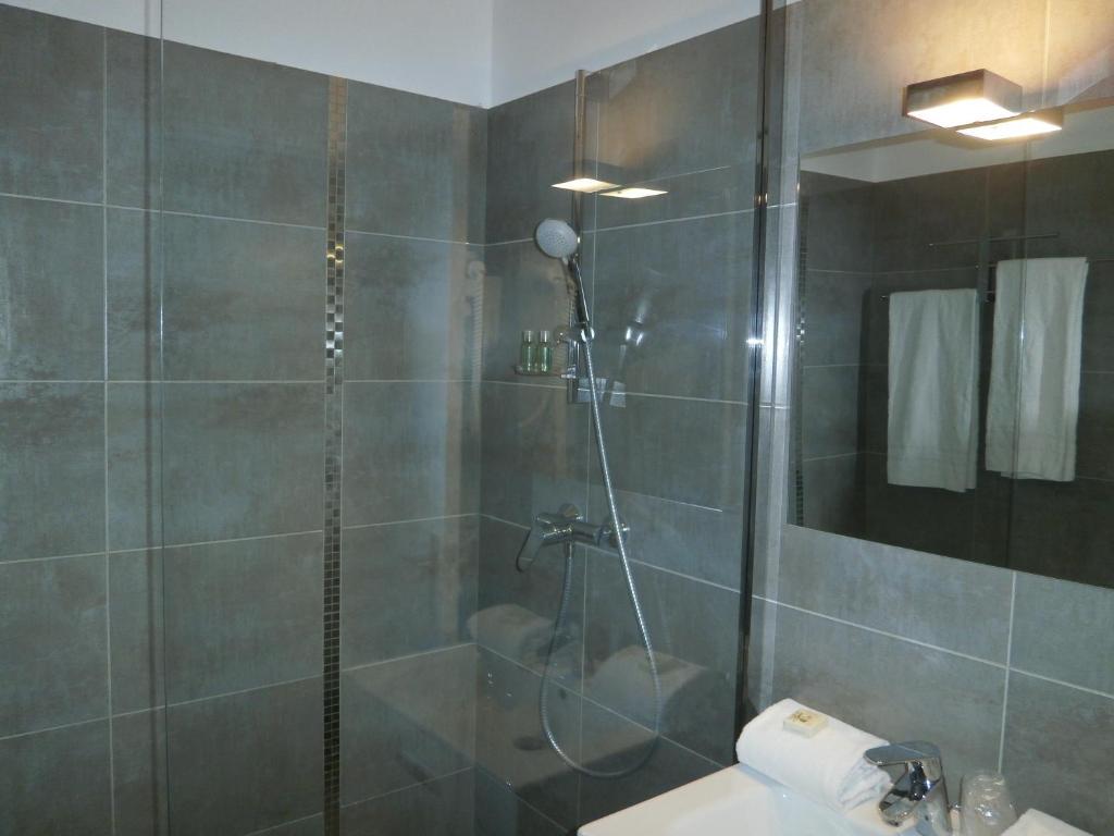 Hotel Carolina คานส์ ภายนอก รูปภาพ