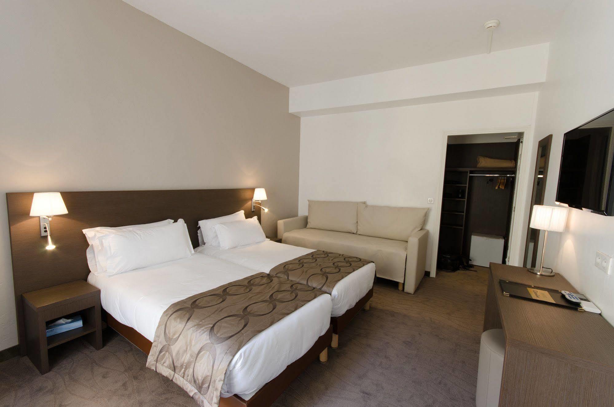 Hotel Carolina คานส์ ภายนอก รูปภาพ