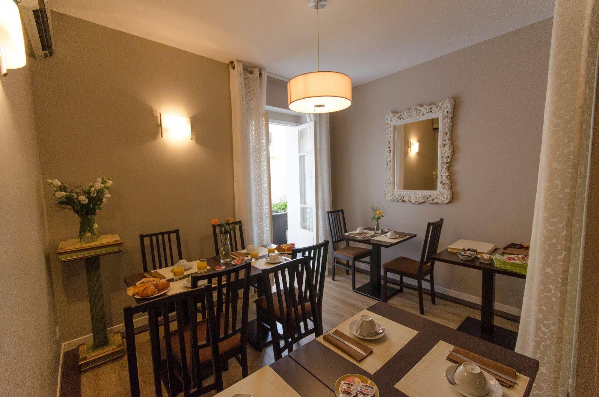 Hotel Carolina คานส์ ภายนอก รูปภาพ